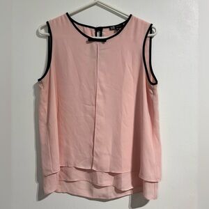 🎉4/30$🎉 Pink Sleeveless Boxy Tiered Blouse PTP 19 in🖤🩷